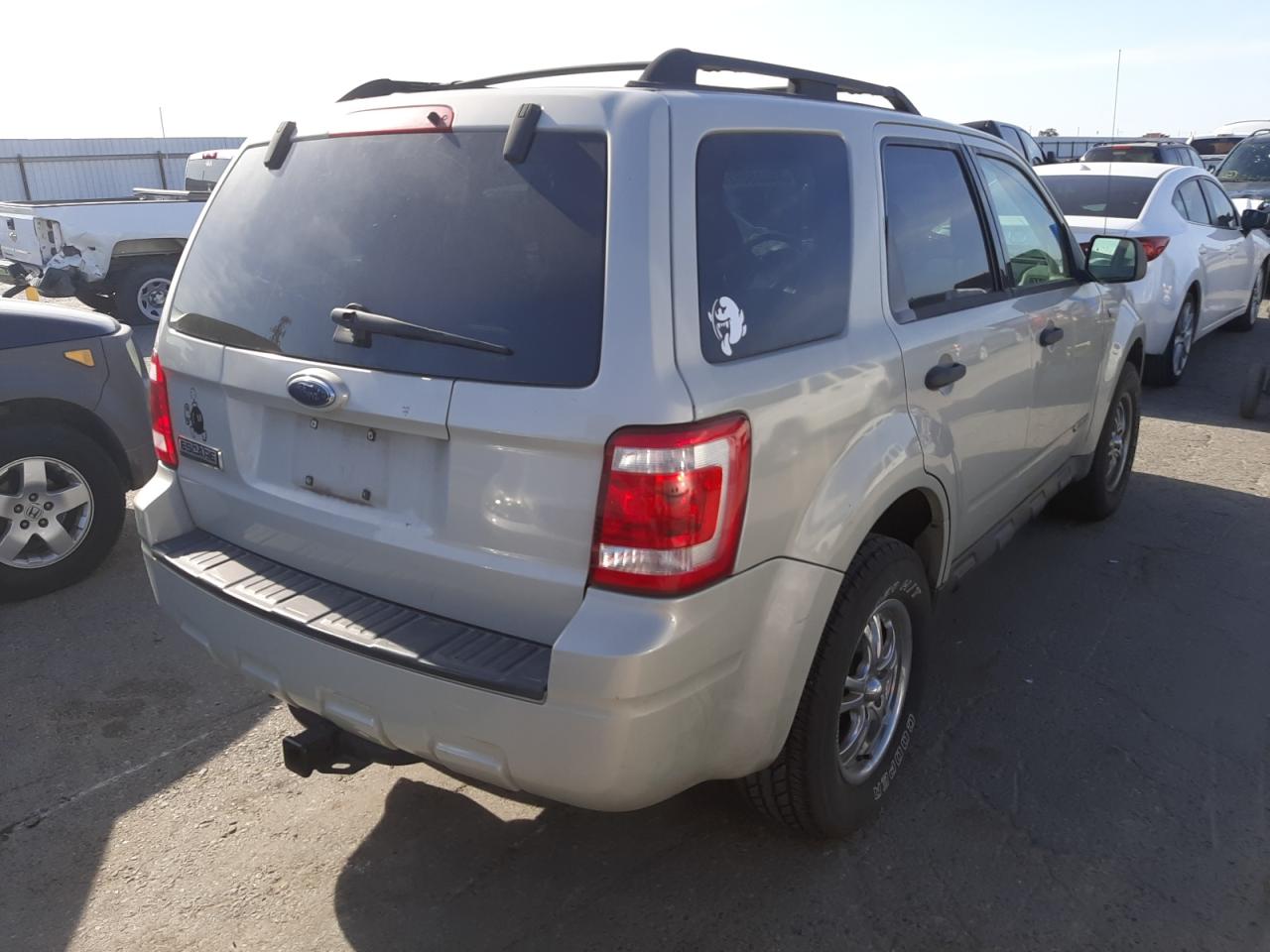 Photo 4 from auction – 2008 FORD ESCAPE XLT with VIN 1FMCU03178KB86363