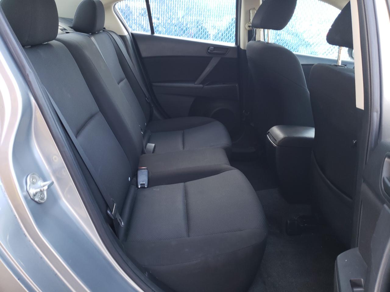 Photo 6 from auction – 2011 MAZDA 3 I with VIN JM1BL1UG3B1498687