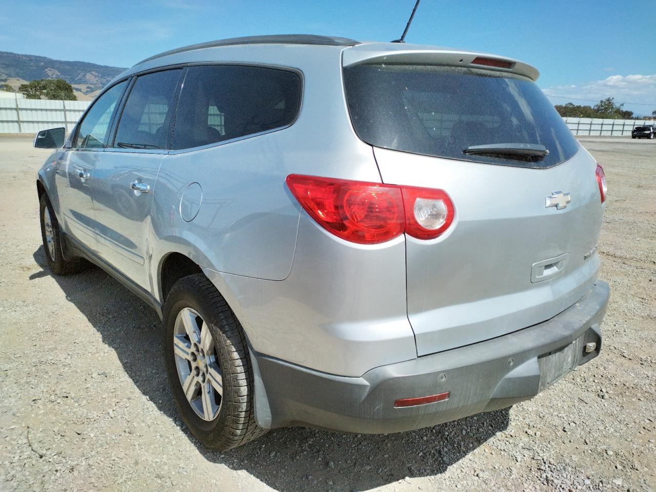 Photo 3 from auction – 2011 CHEVROLET TRAVERSE L with VIN 1GNKRGED4BJ342414