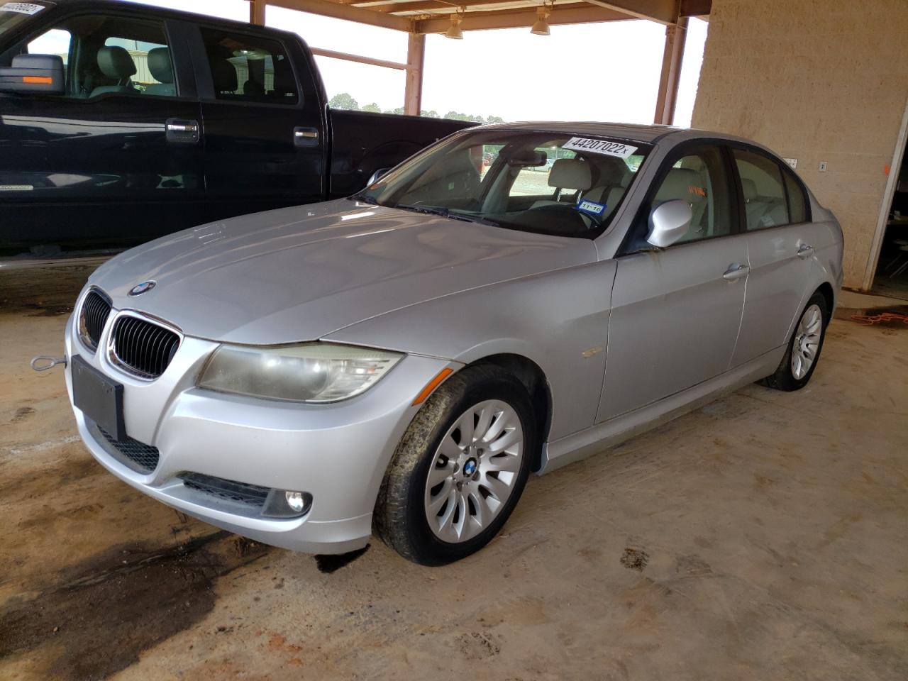 Photo 2 from auction – 2009 BMW 328 I with VIN WBAPH77579NL83837