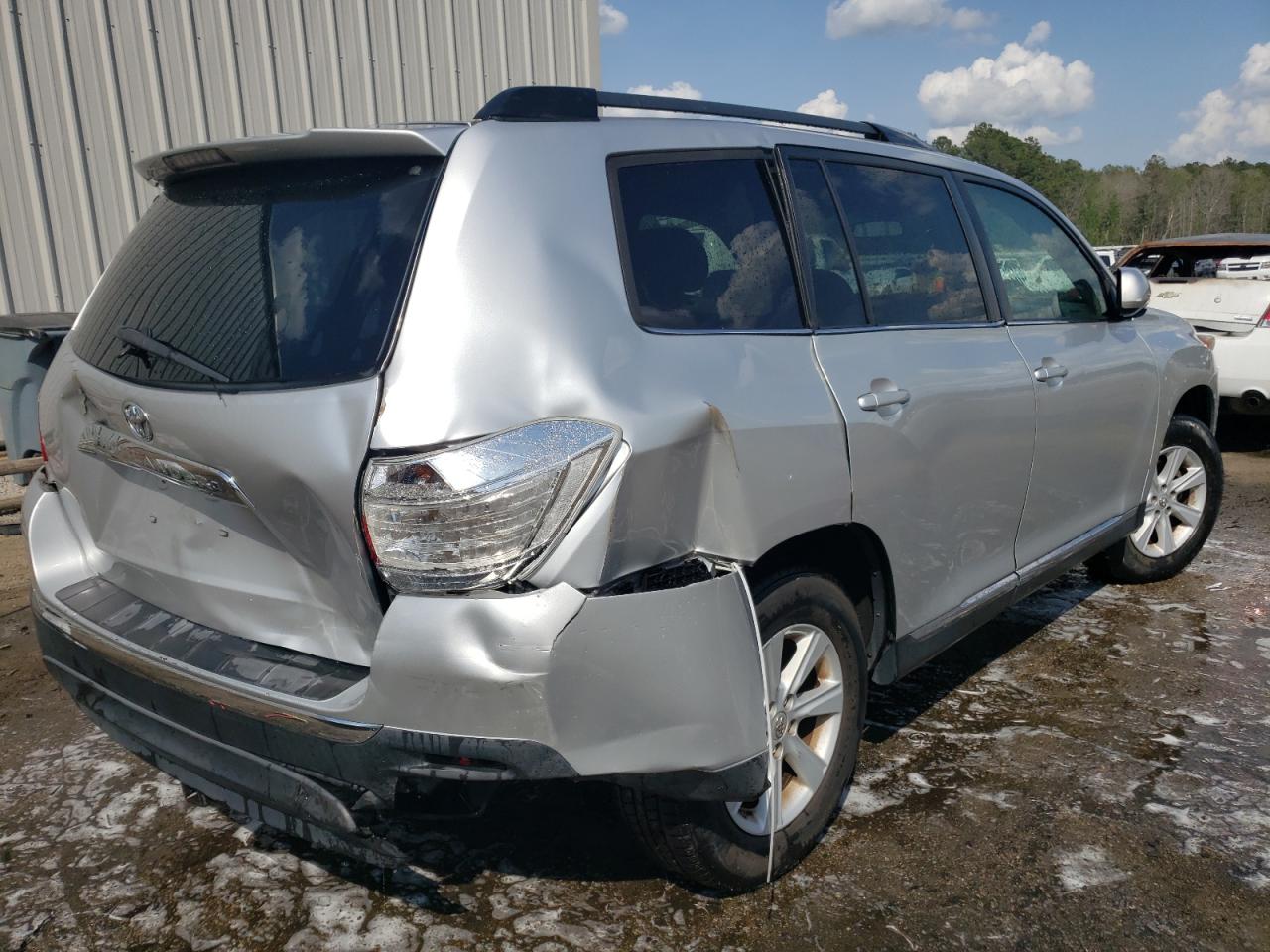 Photo 4 from auction – 2013 TOYOTA HIGHLANDER with VIN 5TDZA3EH8DS038194