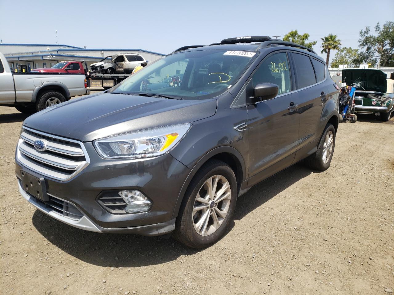 Photo 2 from auction – 2018 FORD ESCAPE SE with VIN 1FMCU9GDXJUB54929