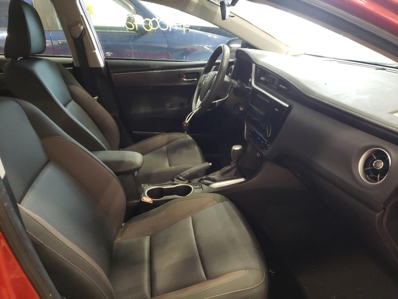 Photo 5 from auction – 2017 TOYOTA COROLLA L with VIN 5YFBURHEXHP585317