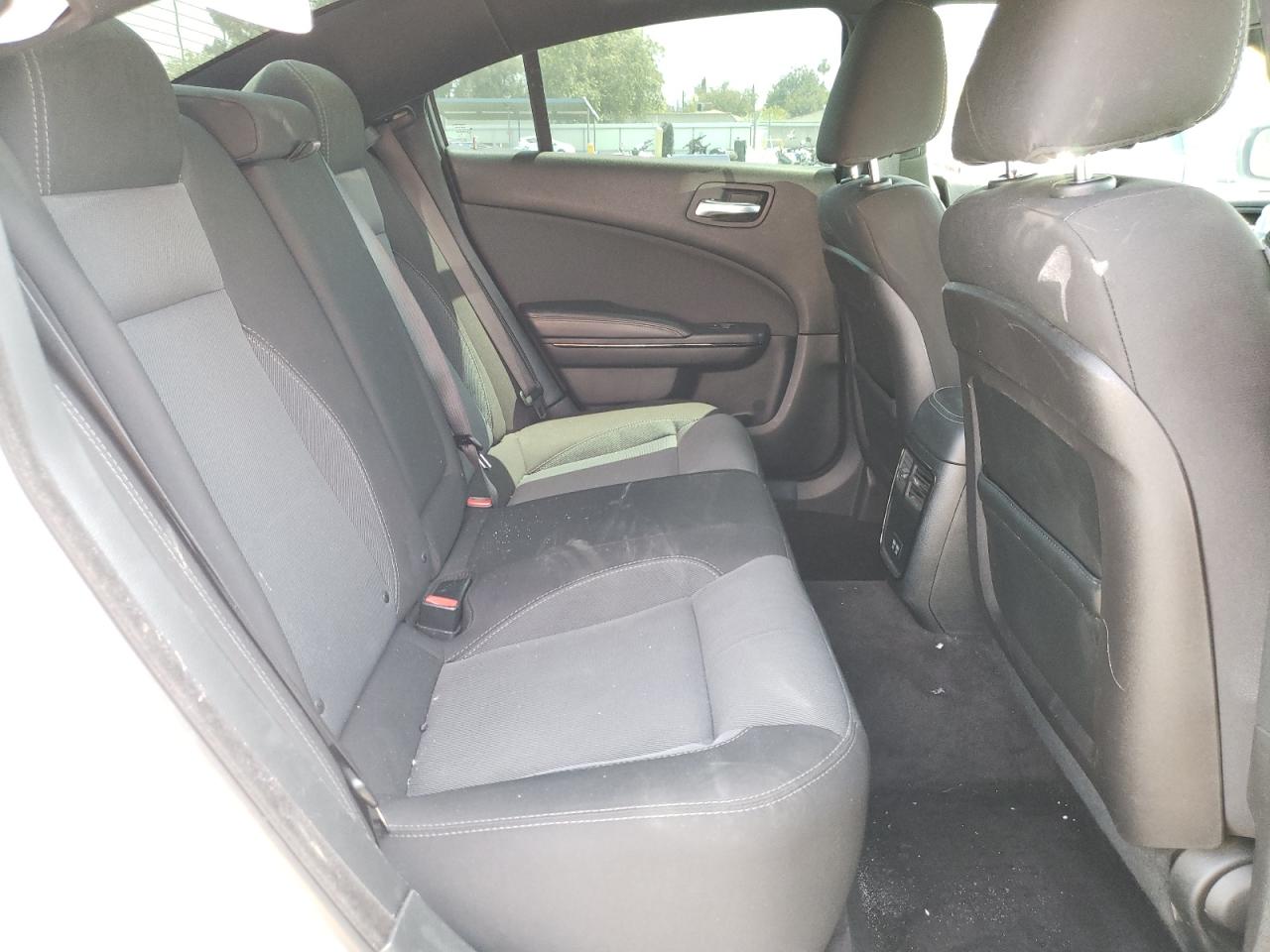 Photo 6 from auction – 2016 DODGE CHARGER SE with VIN 2C3CDXBG1GH277464