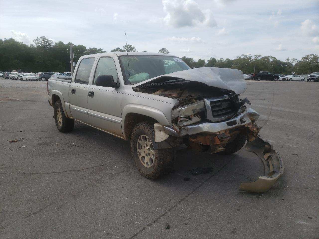Photo 11 from auction – 2005 GMC NEW SIERRA with VIN 2GTEK13TX51297169