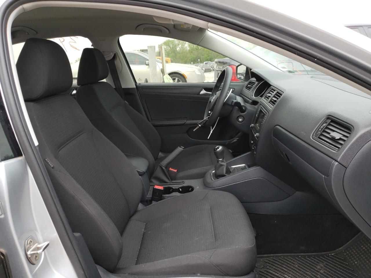 Photo 5 from auction – 2016 VOLKSWAGEN JETTA S with VIN 3VW167AJ3GM323787