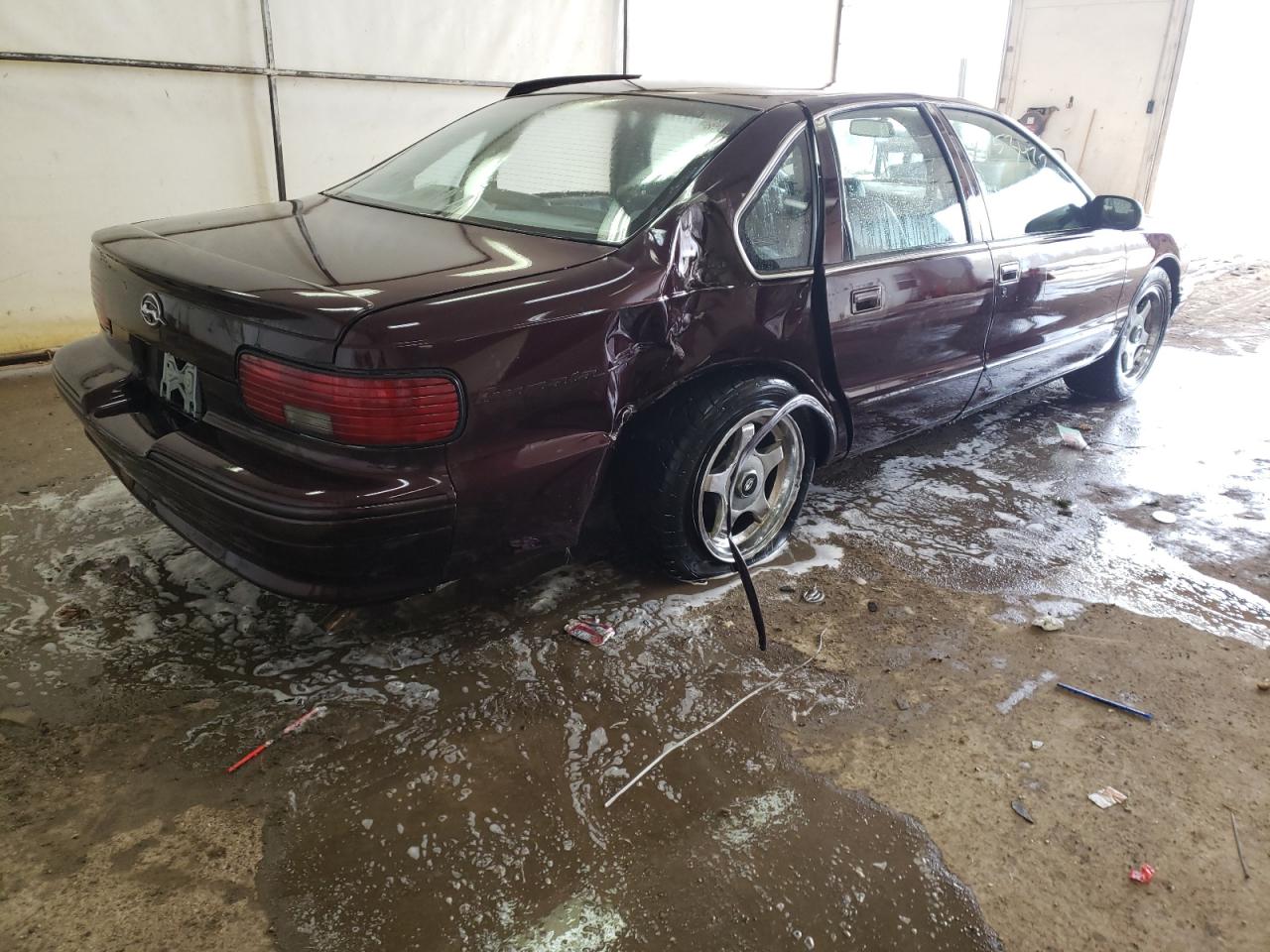 Photo 4 from auction – 1996 CHEVROLET CAPRICE with VIN 1G1BL52P1TR163840