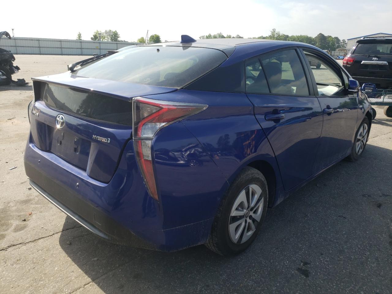 Photo 4 from auction – 2017 TOYOTA PRIUS with VIN JTDKARFU4H3052780