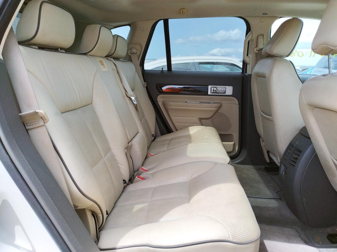 Photo 6 from auction – 2008 LINCOLN MKX with VIN 2LMDU88C58BJ02844