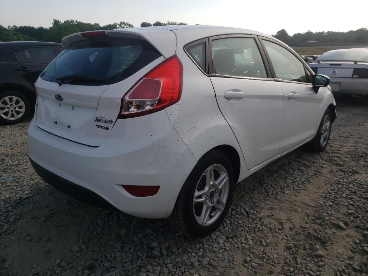 Zdjęcie 4 z aukcji – 2017 FORD FIESTA SE z VIN 3FADP4EJ2HM119611