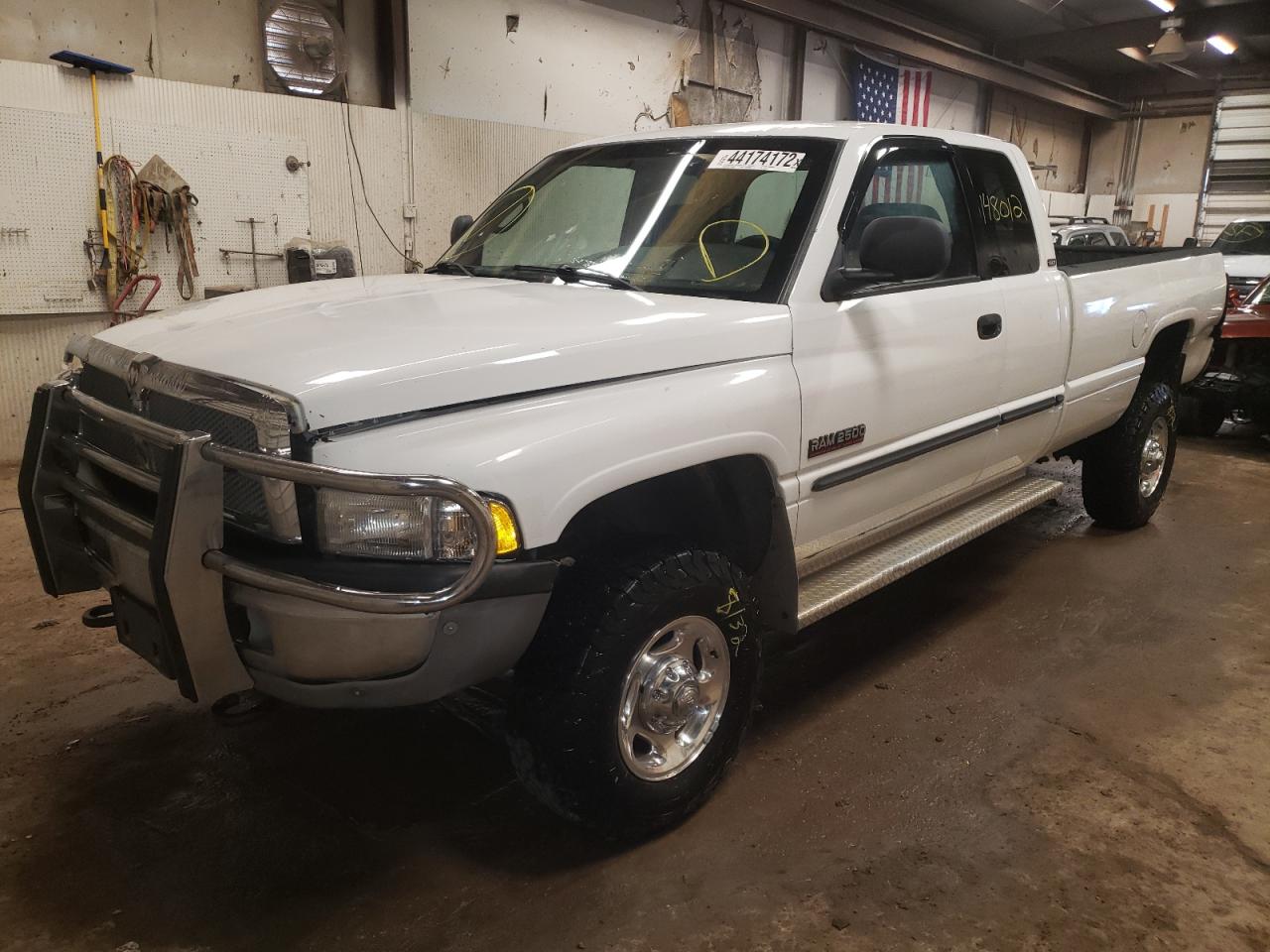 Photo 2 from auction – 2001 DODGE RAM 2500 with VIN 3B7KF23711G233491