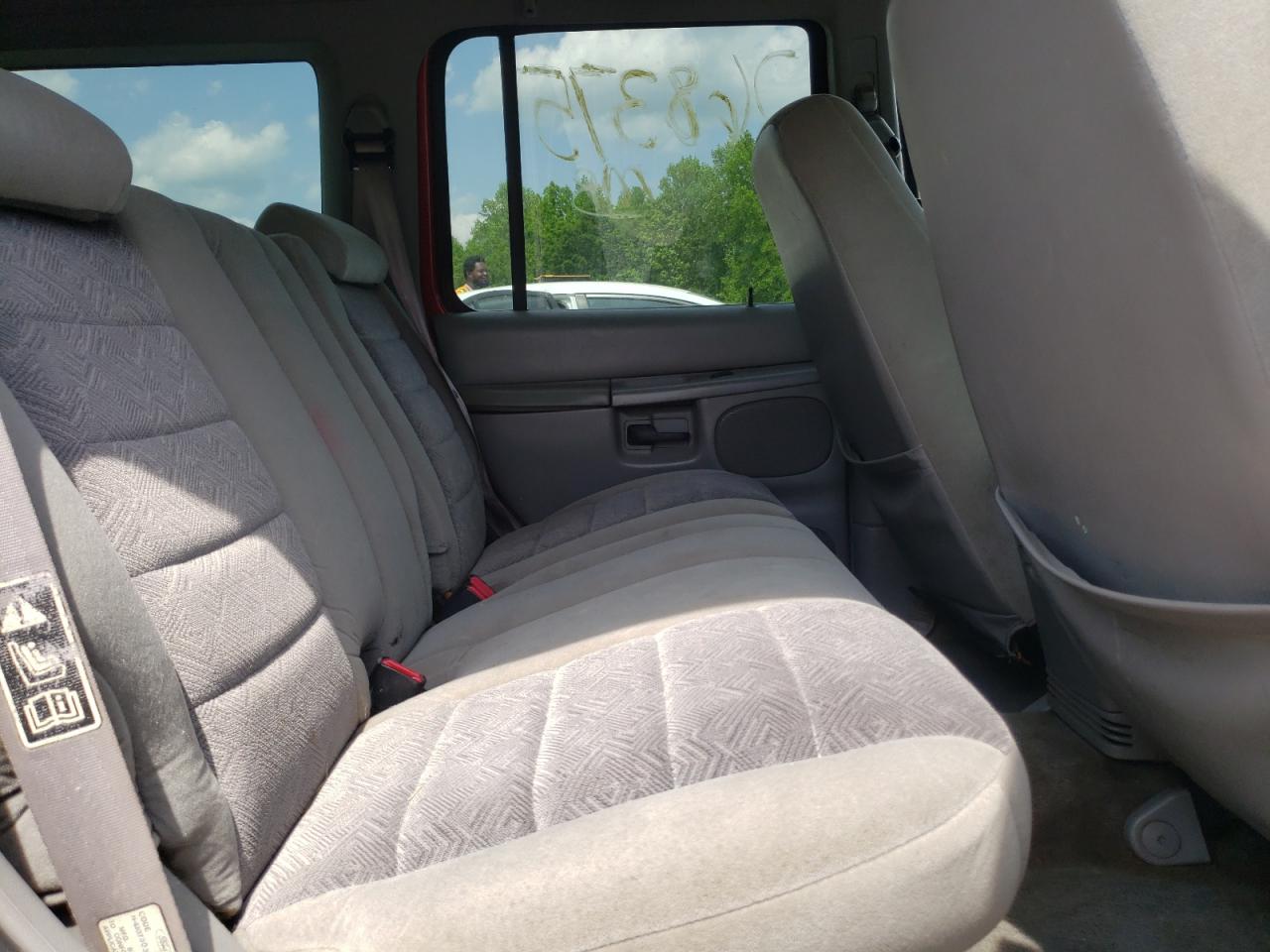 Photo 6 from auction – 2000 FORD EXPLORER X with VIN 1FMZU73EXYZA08301