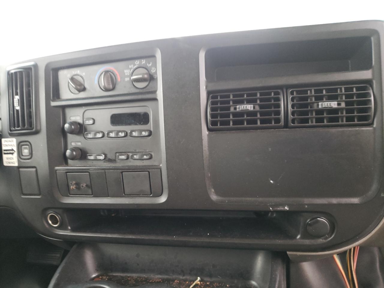 Photo 9 from auction – 2005 GMC SAVANA CUT with VIN 1GDGG31VX51901363