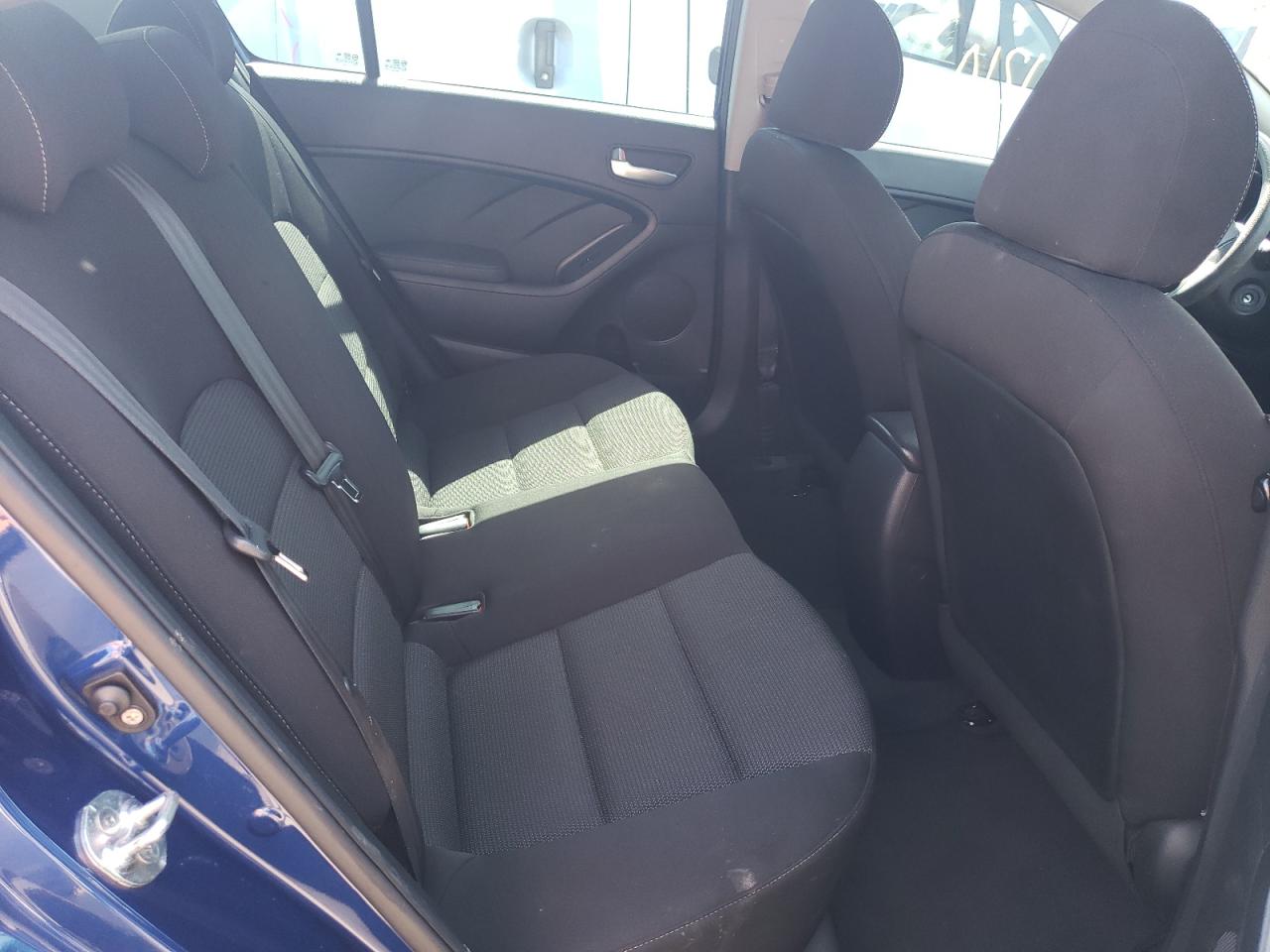 Photo 6 from auction – 2017 KIA FORTE LX with VIN 3KPFK4A74HE152809