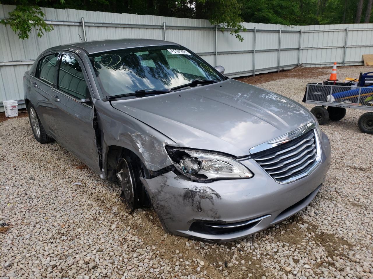صورة رقم 1 من المزاد - 2014 CHRYSLER 200 LX مع VIN 1C3CCBAB6EN123963