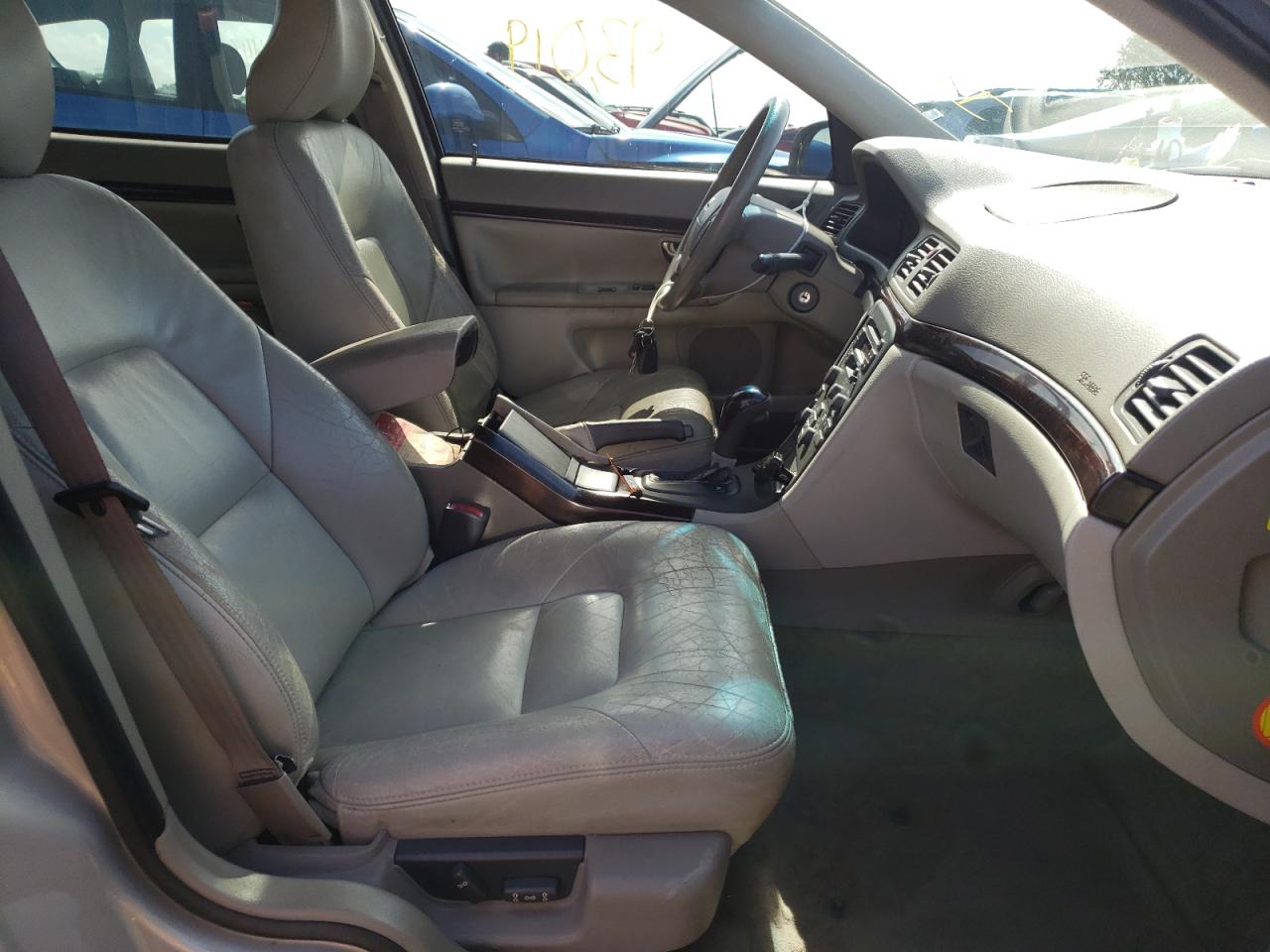 Photo 5 from auction – 2001 VOLVO S80 with VIN YV1TS94D711198994