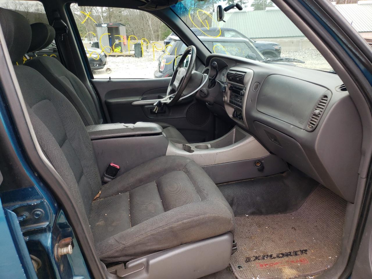 Photo 5 from auction – 2001 FORD EXPLORER S with VIN 1FMZU77E01UC55405