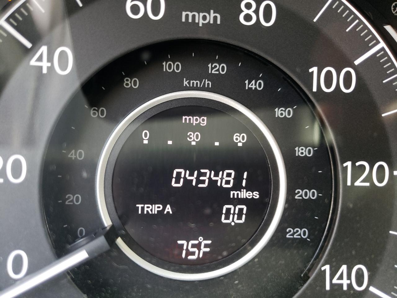 Photo 8 from auction – 2016 HONDA CR-V EXL with VIN 2HKRM3H70GH530612