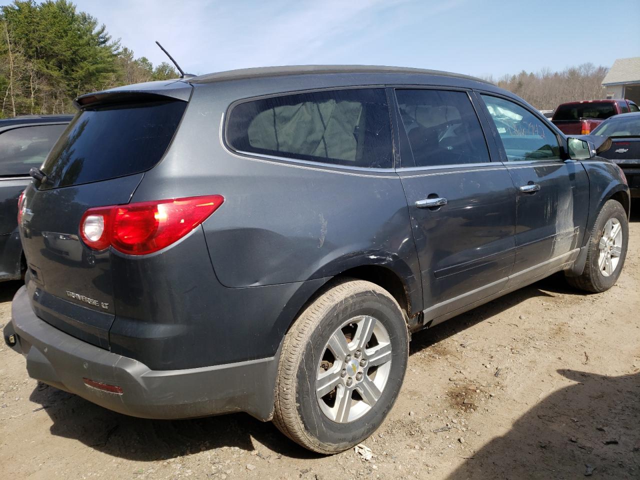 Photo 4 from auction – 2010 CHEVROLET TRAVERSE L with VIN 1GNLVFED4AS108048