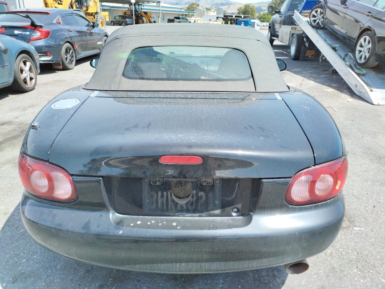 Photo 6 from auction – 2001 MAZDA MX-5 MIATA with VIN JM1NB353X10215469