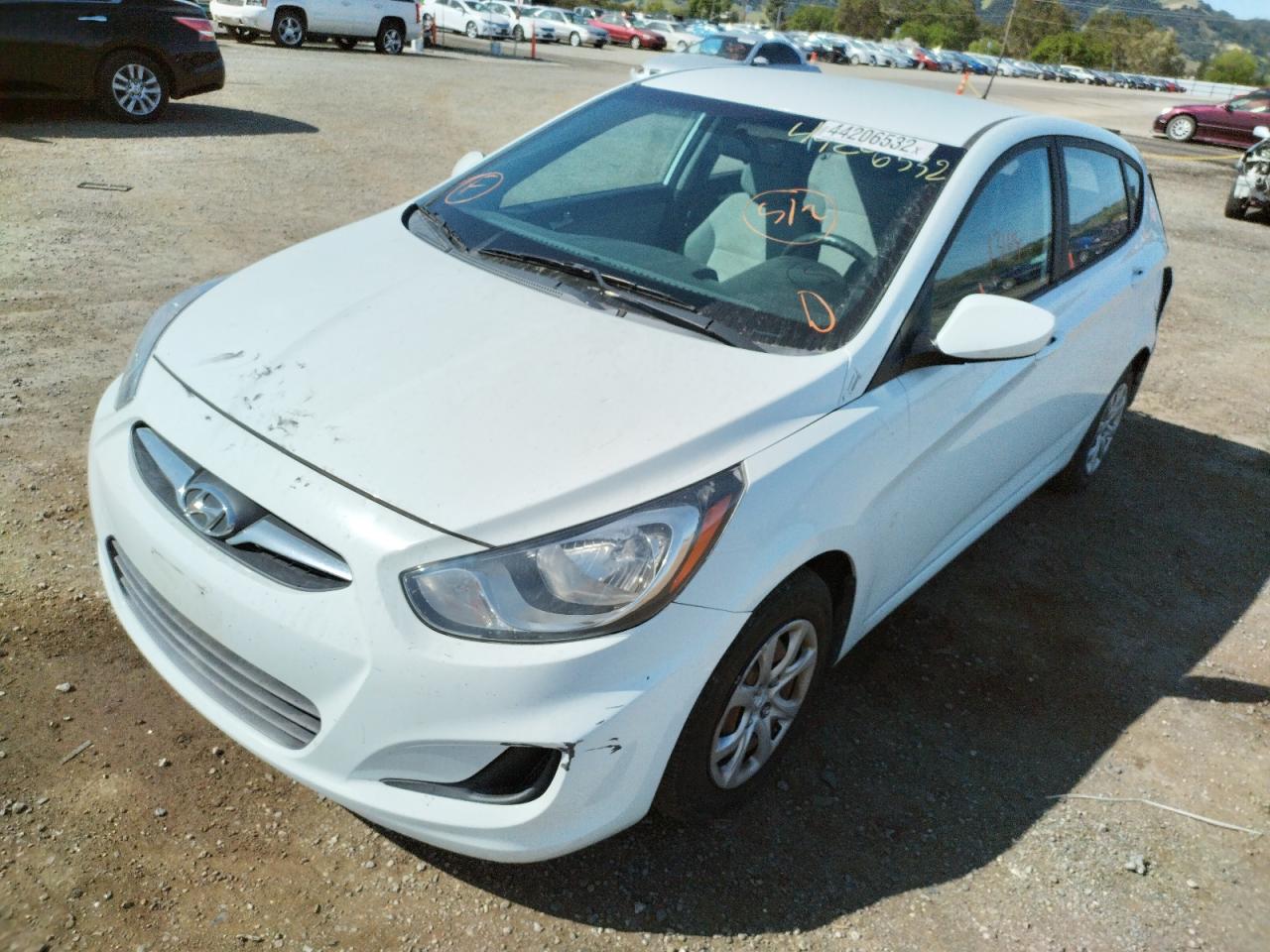 Photo 2 from auction – 2013 HYUNDAI ACCENT GLS with VIN KMHCT5AE3DU061610
