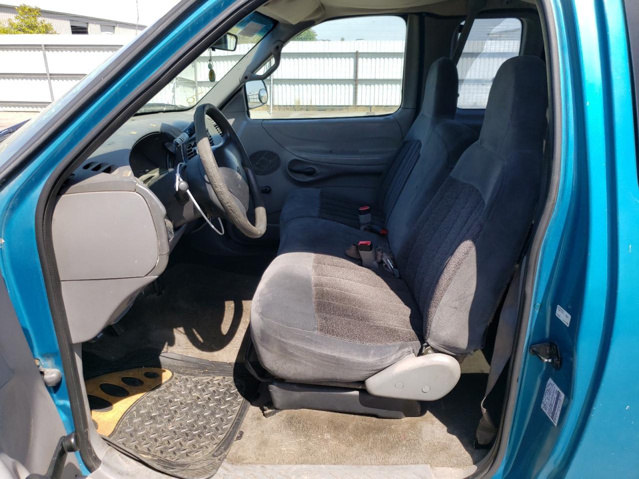 Photo 5 from auction – 1997 FORD F150 with VIN 1FTDX0764VKB06261