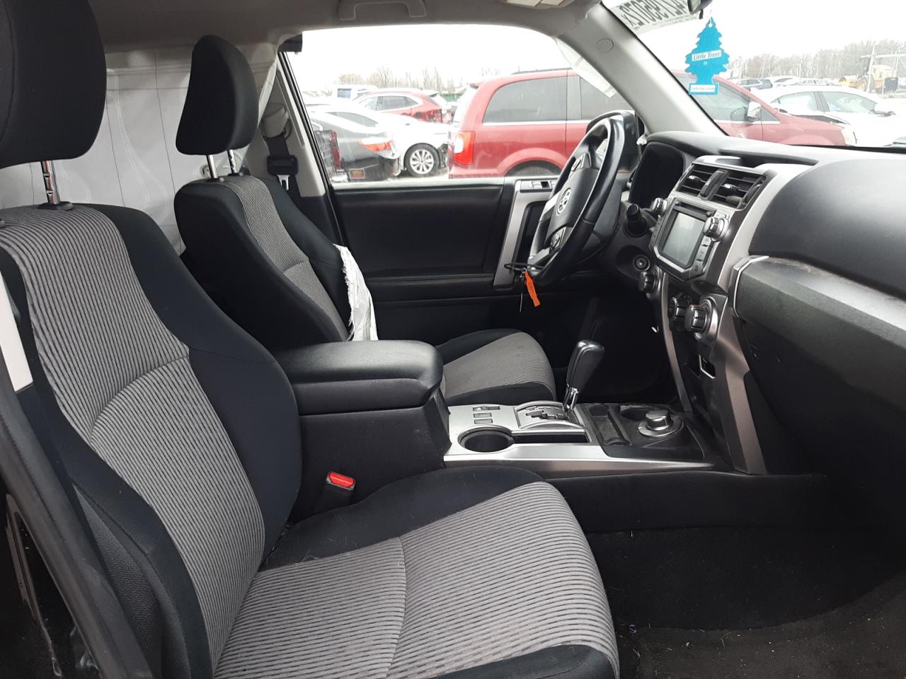 Photo 5 from auction – 2015 TOYOTA 4RUNNER SR with VIN JTEBU5JR4F5235046