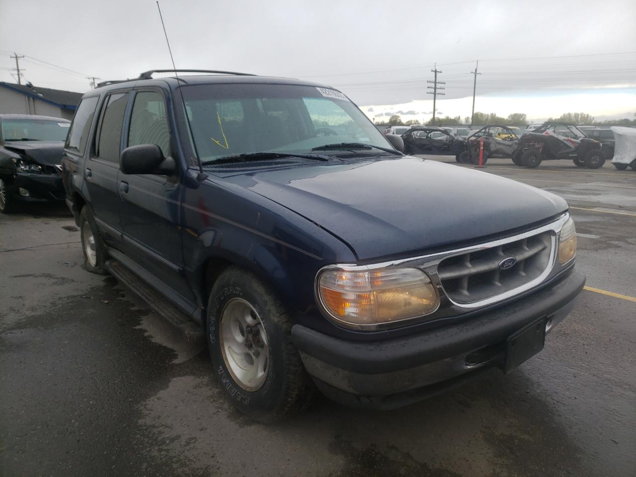 FORD EXPLORER 1998 مع رقم تعريف المركبة 1FMZU34E1WUB52143 - صورة من المزاد