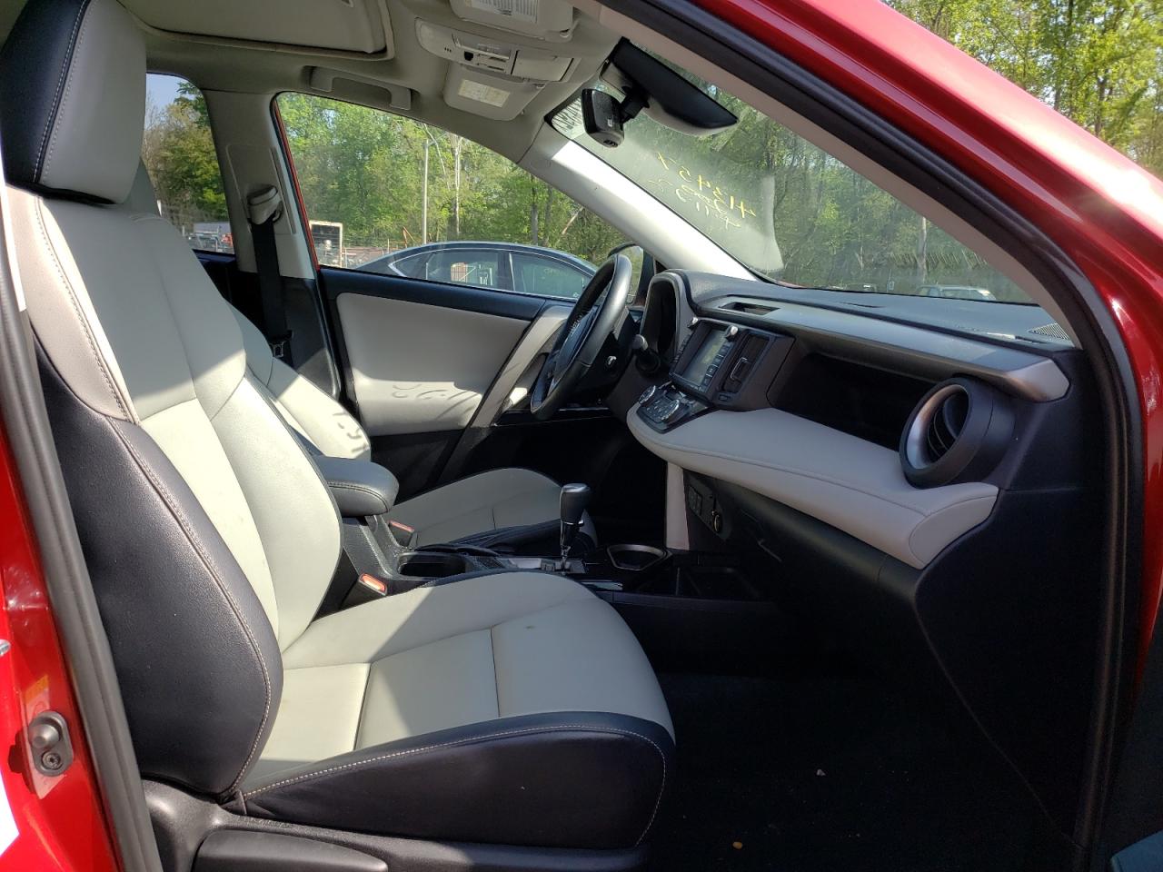 Photo 5 from auction – 2016 TOYOTA RAV4 LIMIT with VIN 2T3DFREV3GW459781