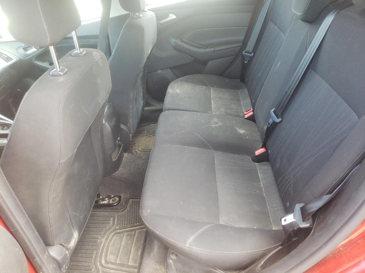 Photo 17 from auction – 2018 FORD FOCUS SE with VIN 1FADP3K23JL264767