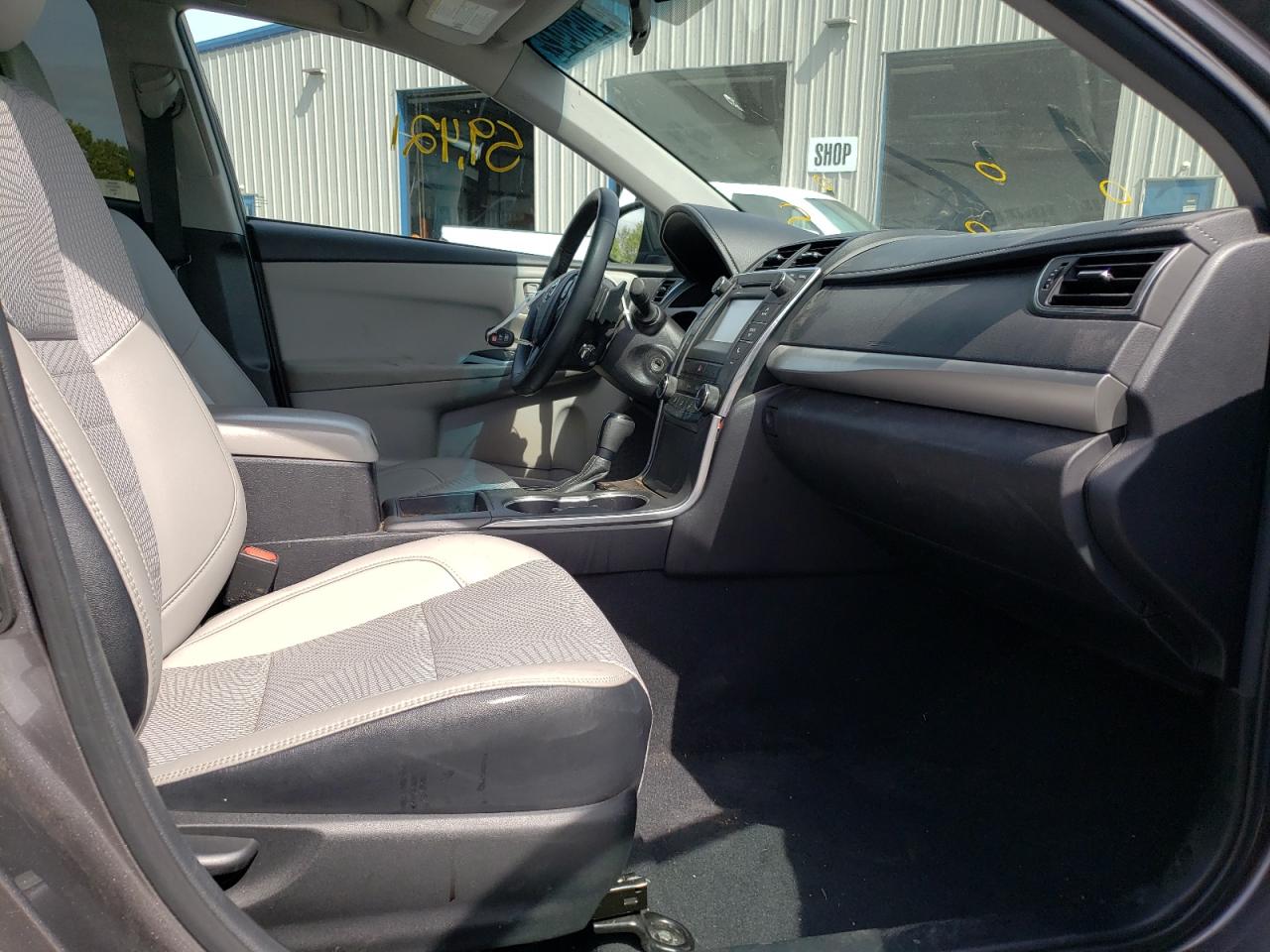 Photo 5 from auction – 2017 TOYOTA CAMRY LE with VIN 4T1BF1FK0HU442458