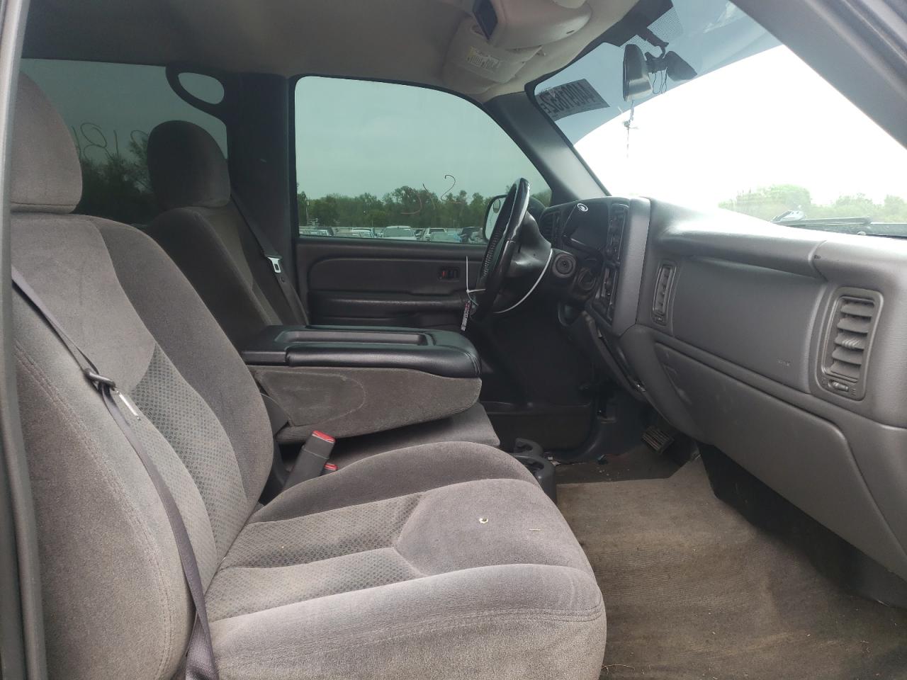 Photo 5 from auction – 2005 CHEVROLET SILVERADO with VIN 1GCHK23U55F855479