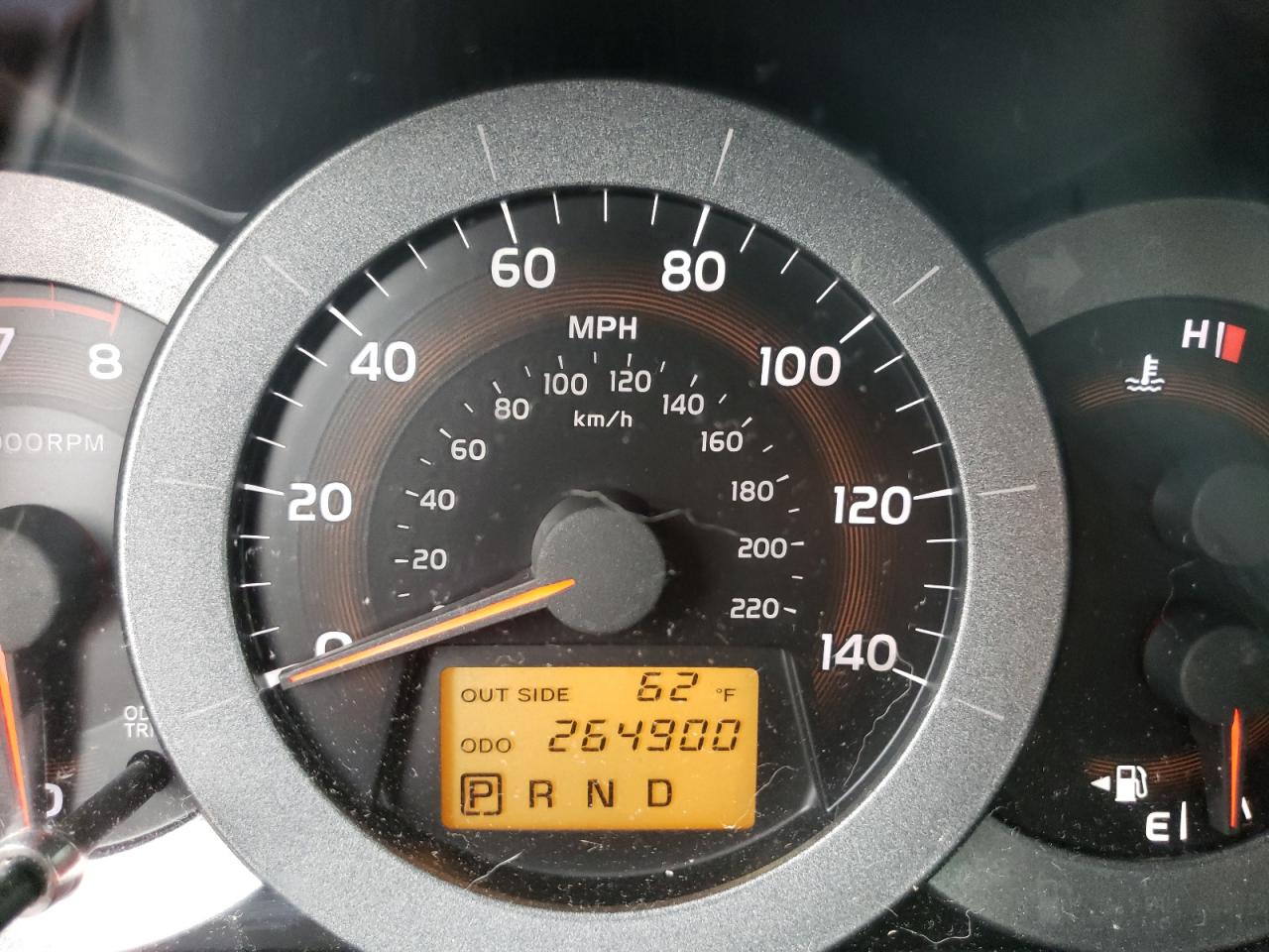 Photo 8 from auction – 2006 TOYOTA RAV4 with VIN JTMZD33V166013110