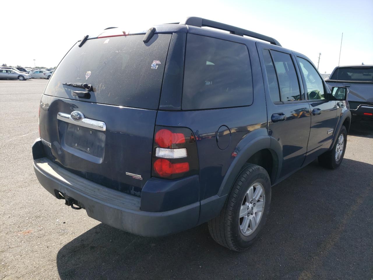 Photo 4 from auction – 2007 FORD EXPLORER X with VIN 1FMEU73EX7UB65434