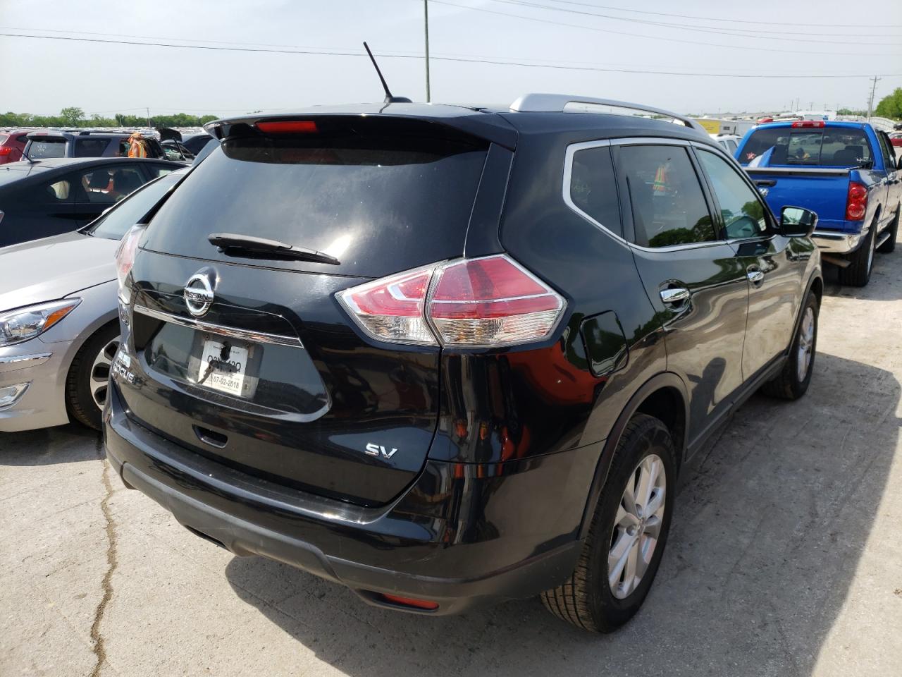 Photo 4 from auction – 2015 NISSAN ROGUE S with VIN KNMAT2MT2FP500270