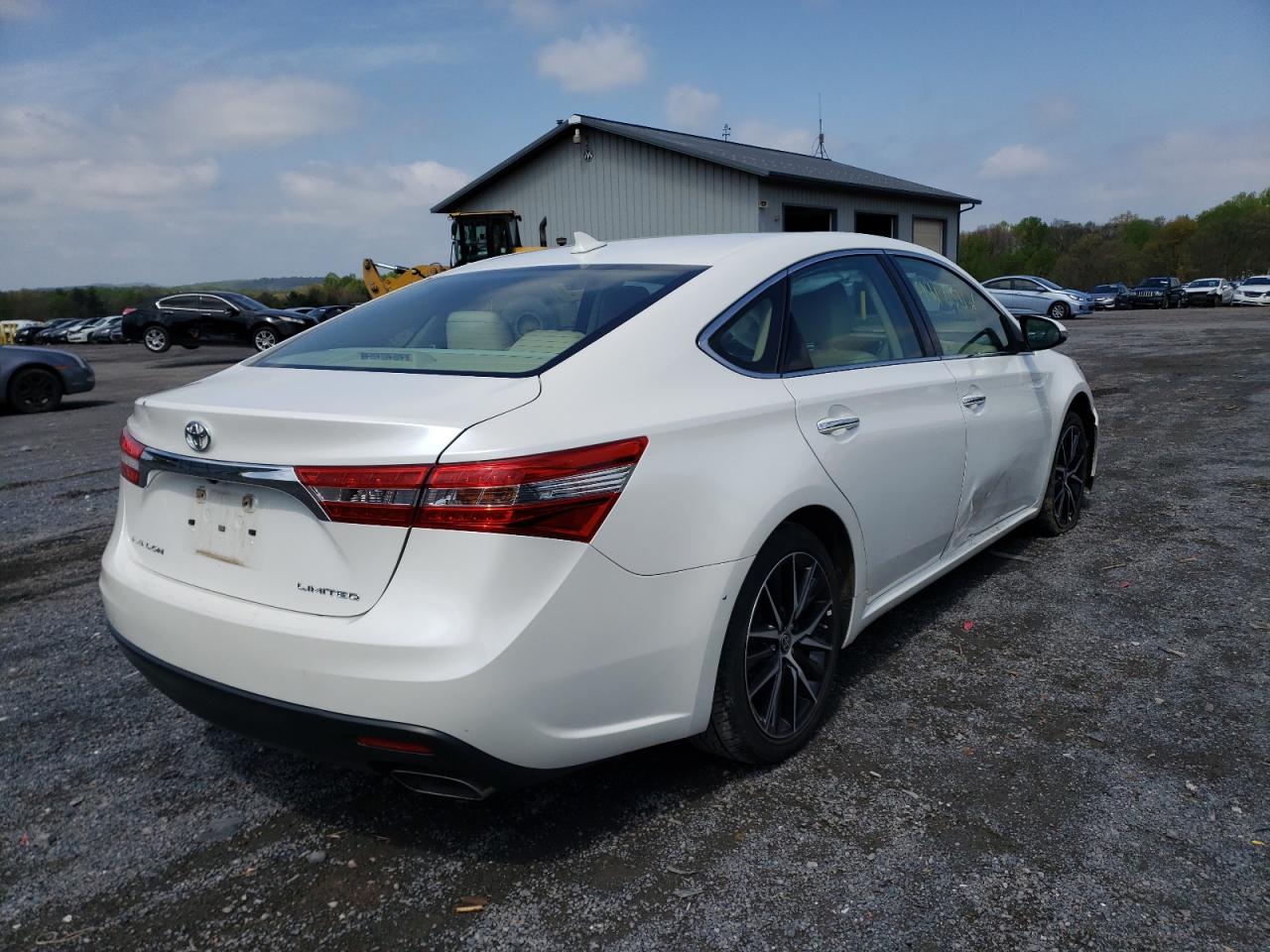 Photo 4 from auction – 2015 TOYOTA AVALON XLE with VIN 4T1BK1EB3FU178193