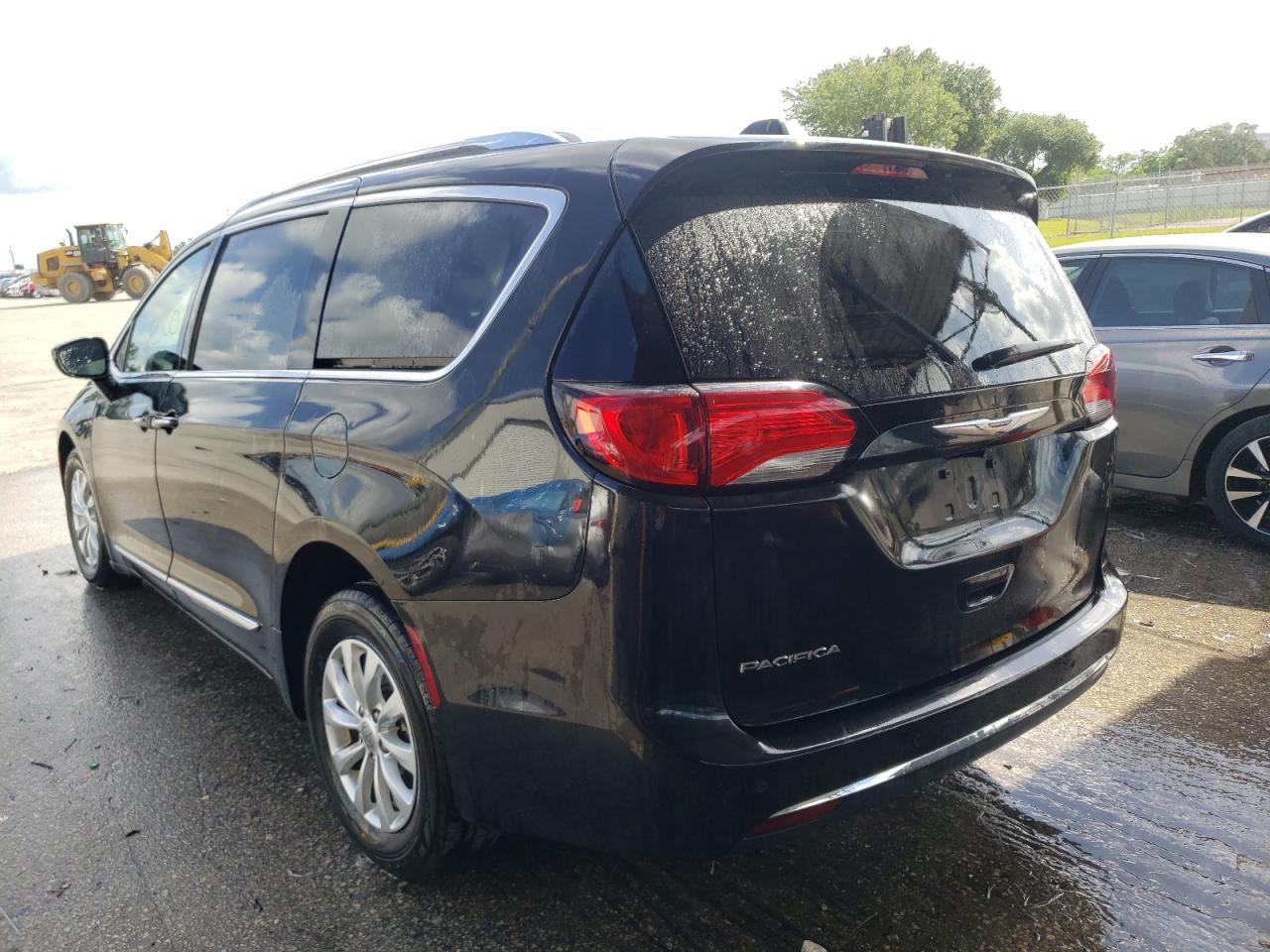 Photo 3 from auction – 2019 CHRYSLER PACIFICA T with VIN 2C4RC1BG1KR651418