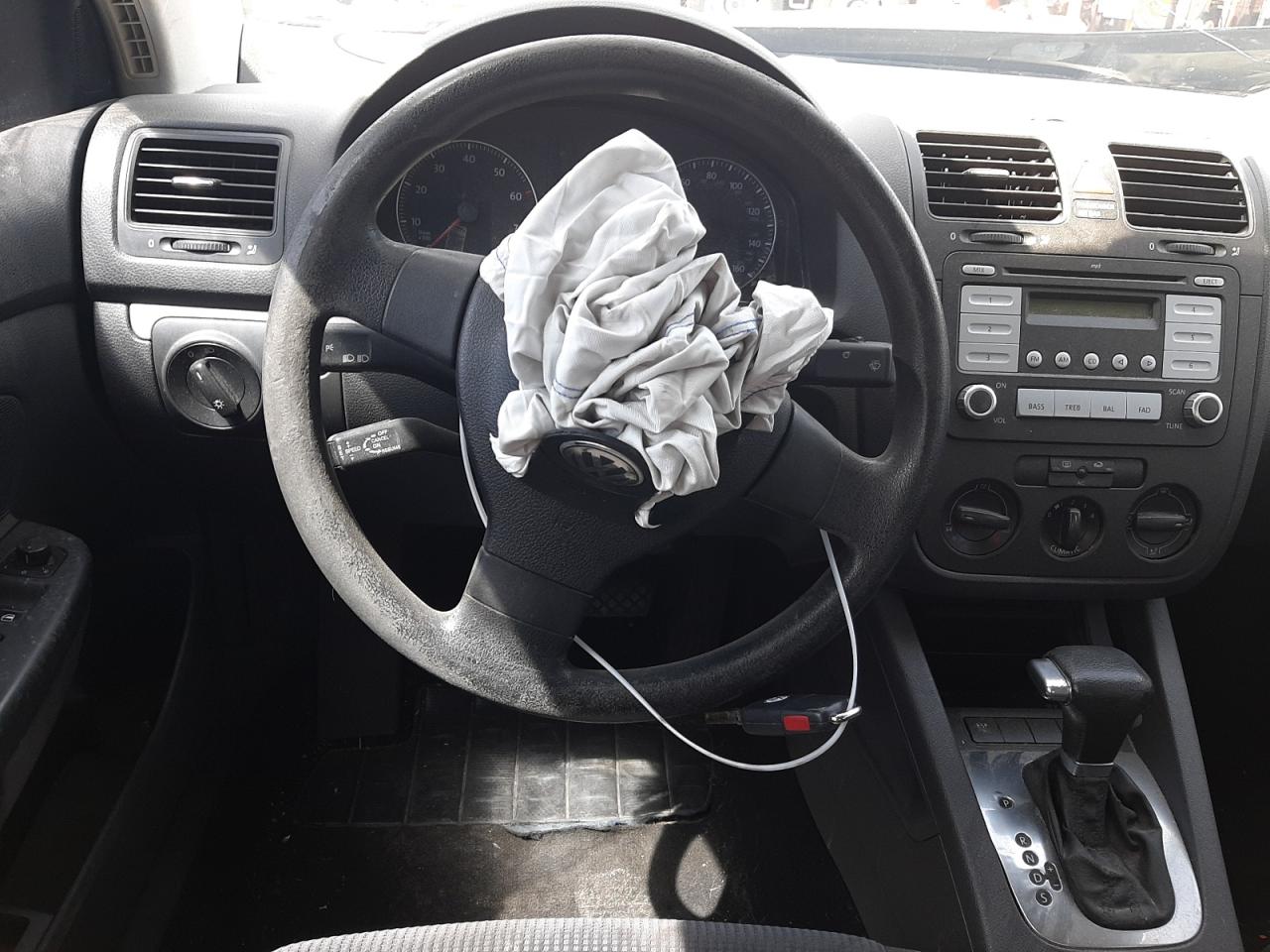 Photo 9 from auction – 2007 VOLKSWAGEN JETTA with VIN 3VWGF81K77M090585