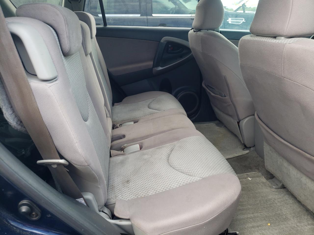 Photo 6 from auction – 2006 TOYOTA RAV4 with VIN JTMZD33V465025385