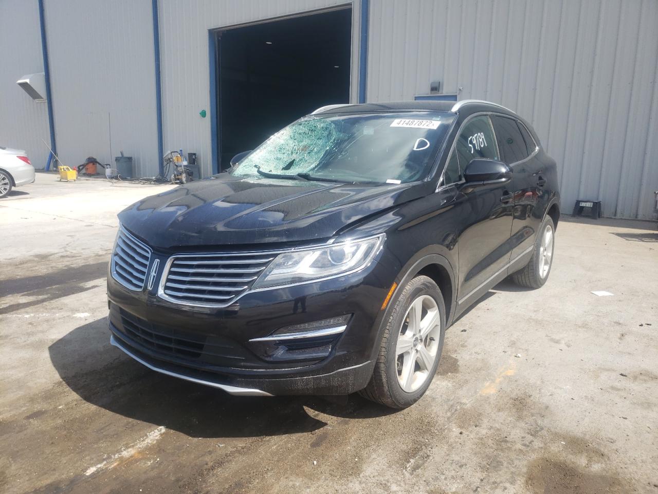 Photo 2 from auction – 2017 LINCOLN MKC PREMIE with VIN 5LMCJ1C97HUL21590