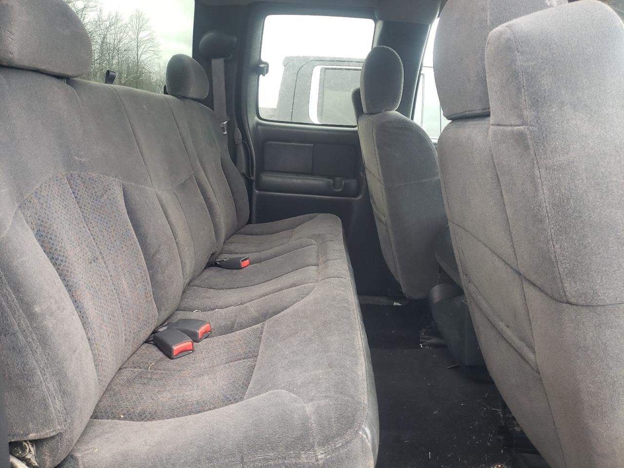 Photo 5 from auction – 2002 CHEVROLET SILVERADO with VIN 1GCHK29U12E263957