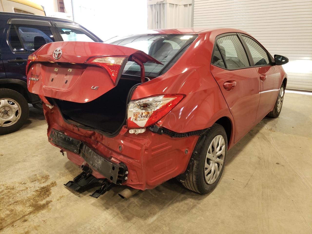 Photo 4 from auction – 2017 TOYOTA COROLLA L with VIN 5YFBURHEXHP585317