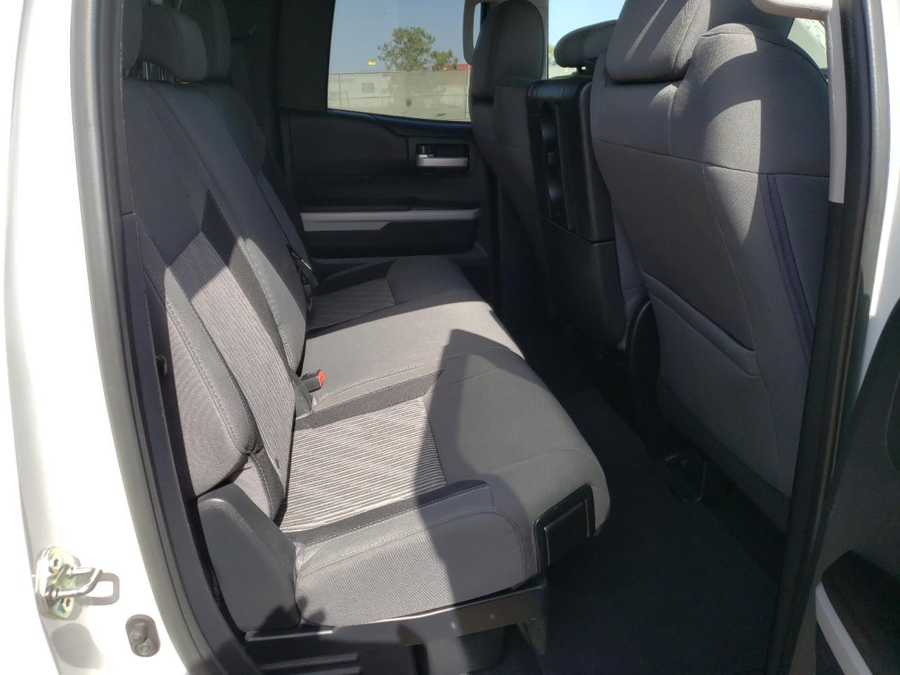 Photo 6 from auction – 2015 TOYOTA TUNDRA with VIN 5TFRM5F17FX091843