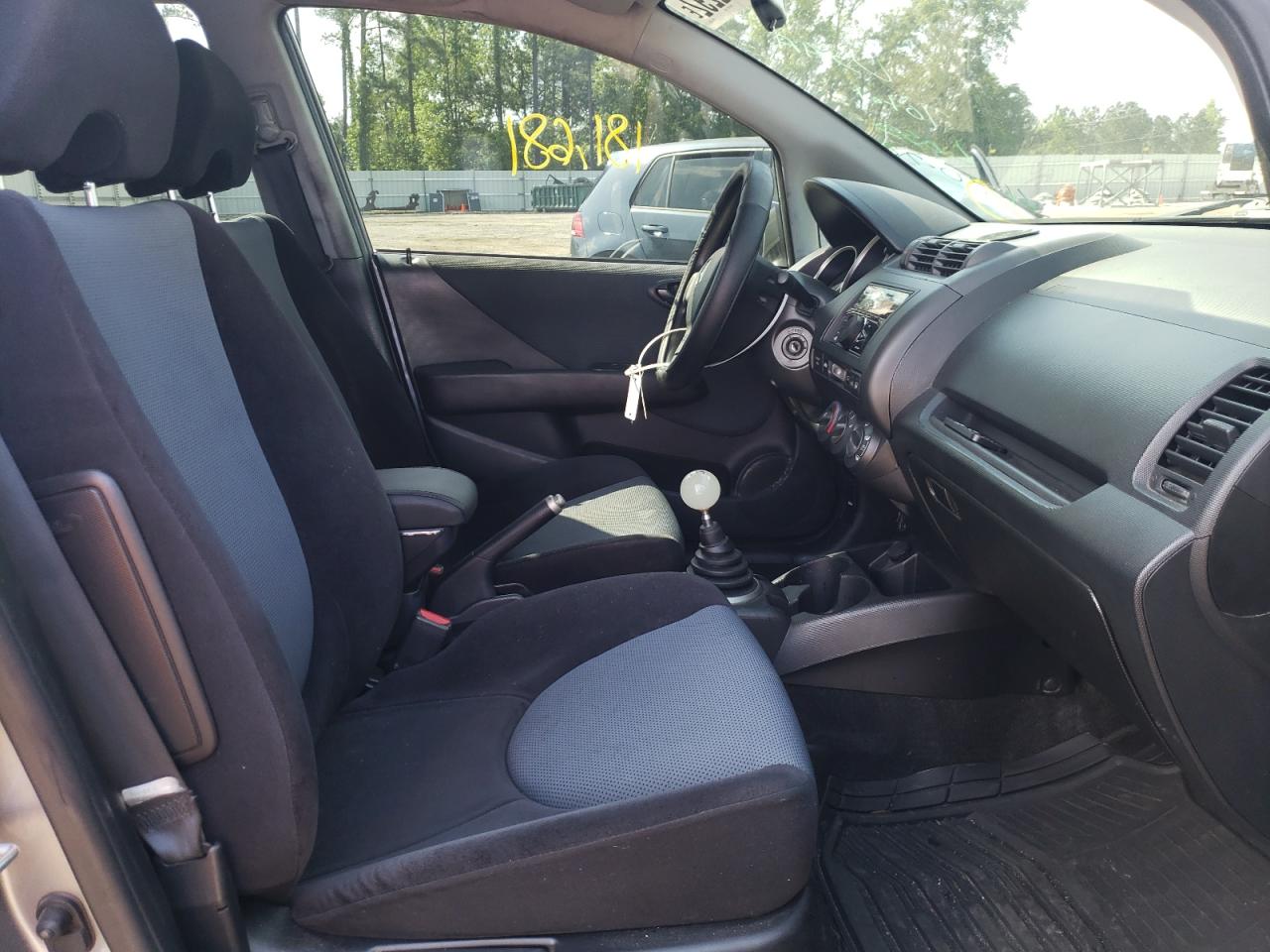Photo 5 from auction – 2008 HONDA FIT with VIN JHMGD37458S039291