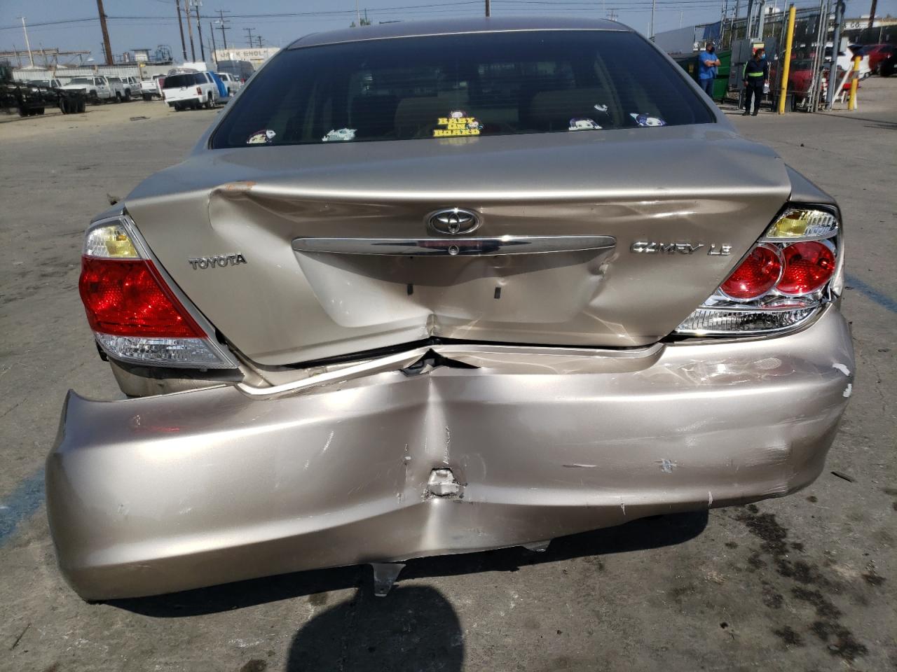 Photo 9 from auction – 2005 TOYOTA CAMRY LE with VIN 4T1BE30K35U021269