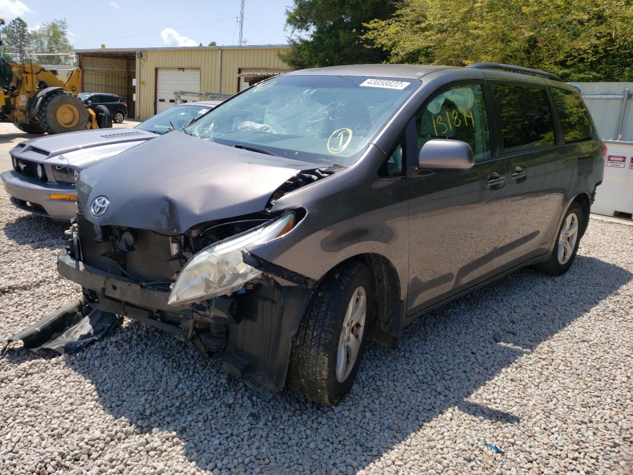 Photo 2 from auction – 2012 TOYOTA SIENNA LE with VIN 5TDKK3DC0CS224816