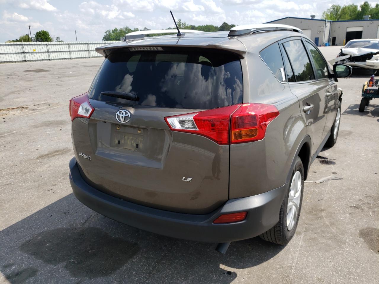 Photo 4 from auction – 2015 TOYOTA RAV4 LE with VIN JTMZFREV8FD076131