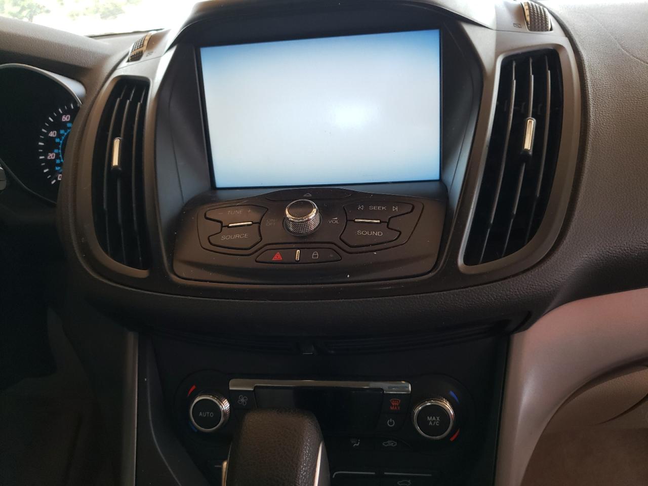 Photo 9 from auction – 2015 FORD ESCAPE SE with VIN 1FMCU0GX0FUB88360