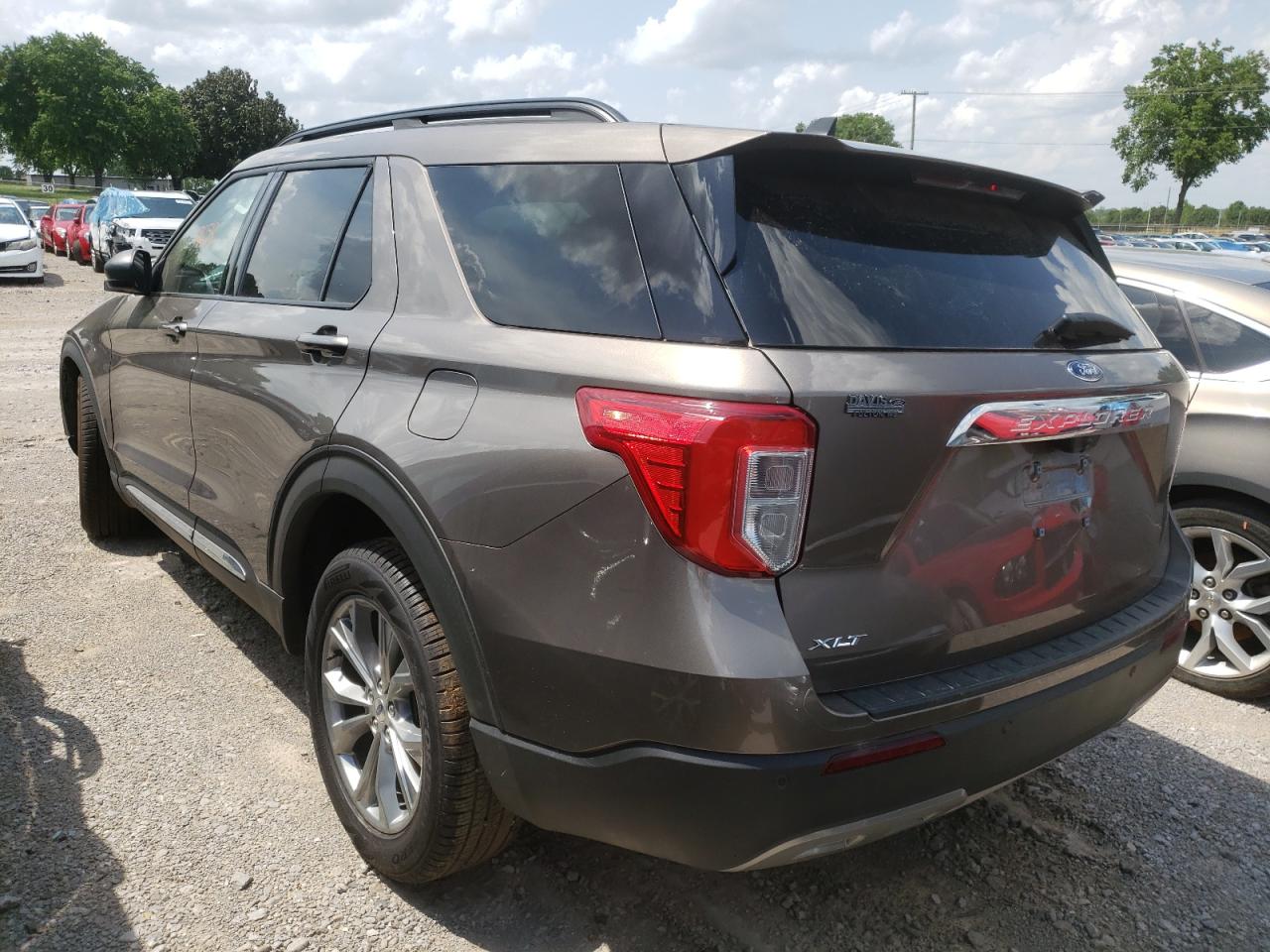 Photo 3 from auction – 2021 FORD EXPLORER X with VIN 1FMSK7DH2MGC15724