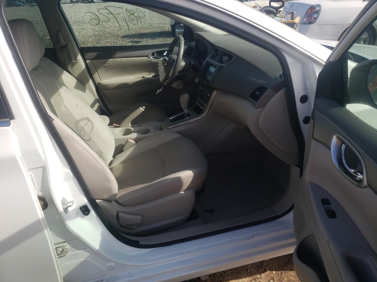 Photo 5 from auction – 2014 NISSAN SENTRA S with VIN 3N1AB7AP5EL630211